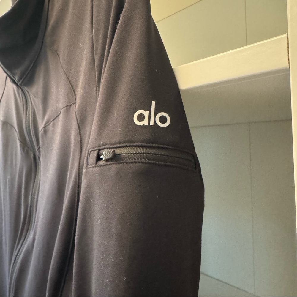 Alo Yoga Black Medium Contour Jacket - Picture 5 of 8